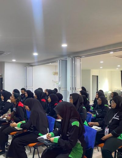 Kelas Bahasa Isyarat (2)
